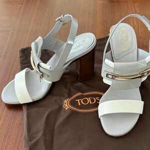 Tod's Elegant Gray and White Heels